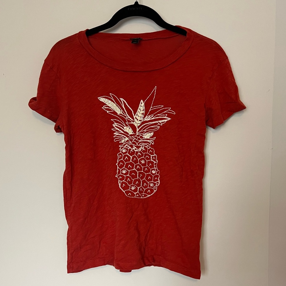 Embroidered J. Crew pineapple tee 🍍